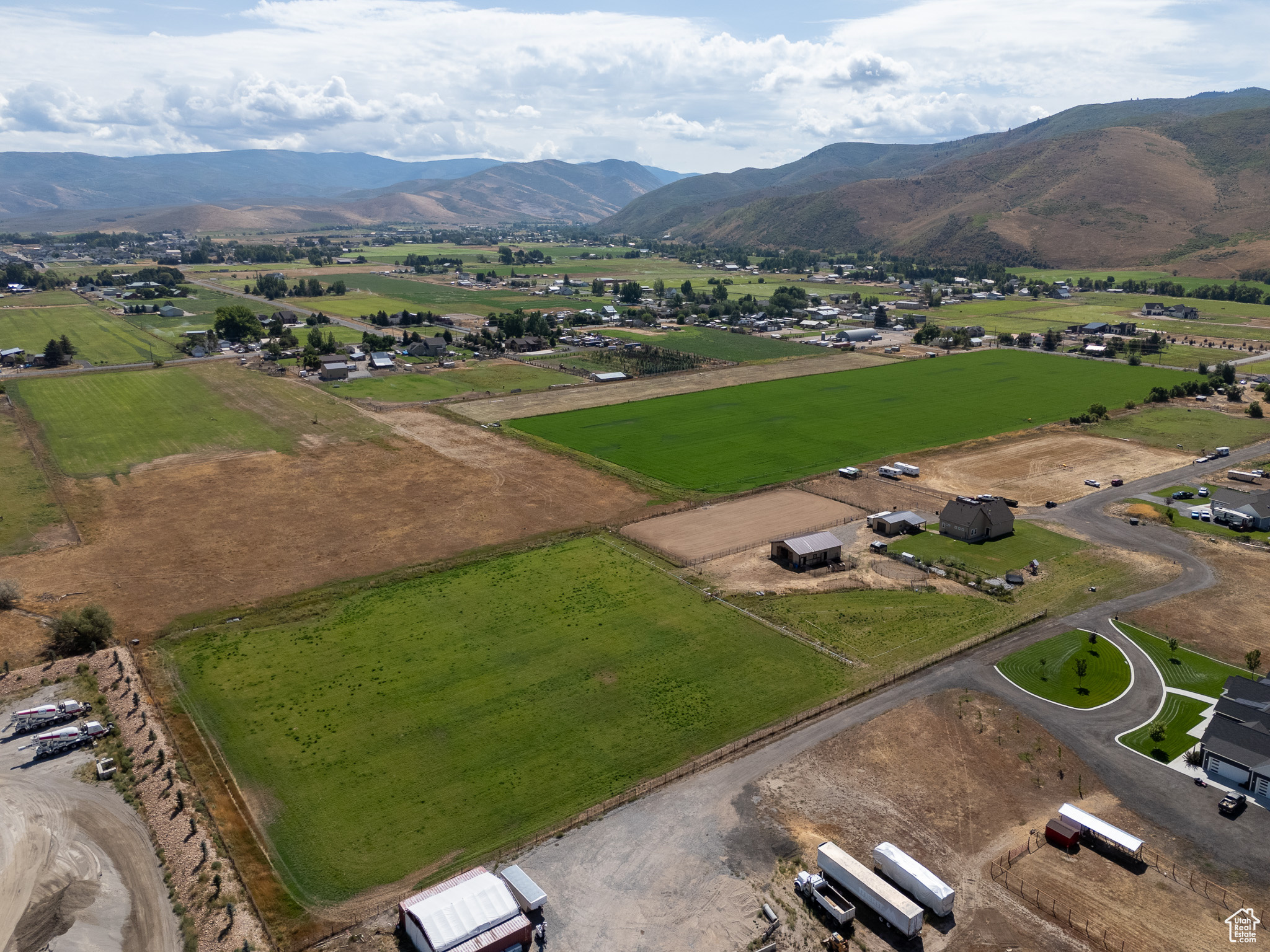 THREE FARM ESTATES - Residential