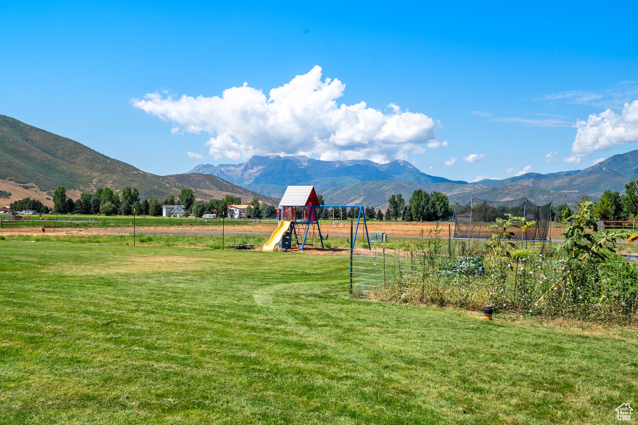 THREE FARM ESTATES - Residential