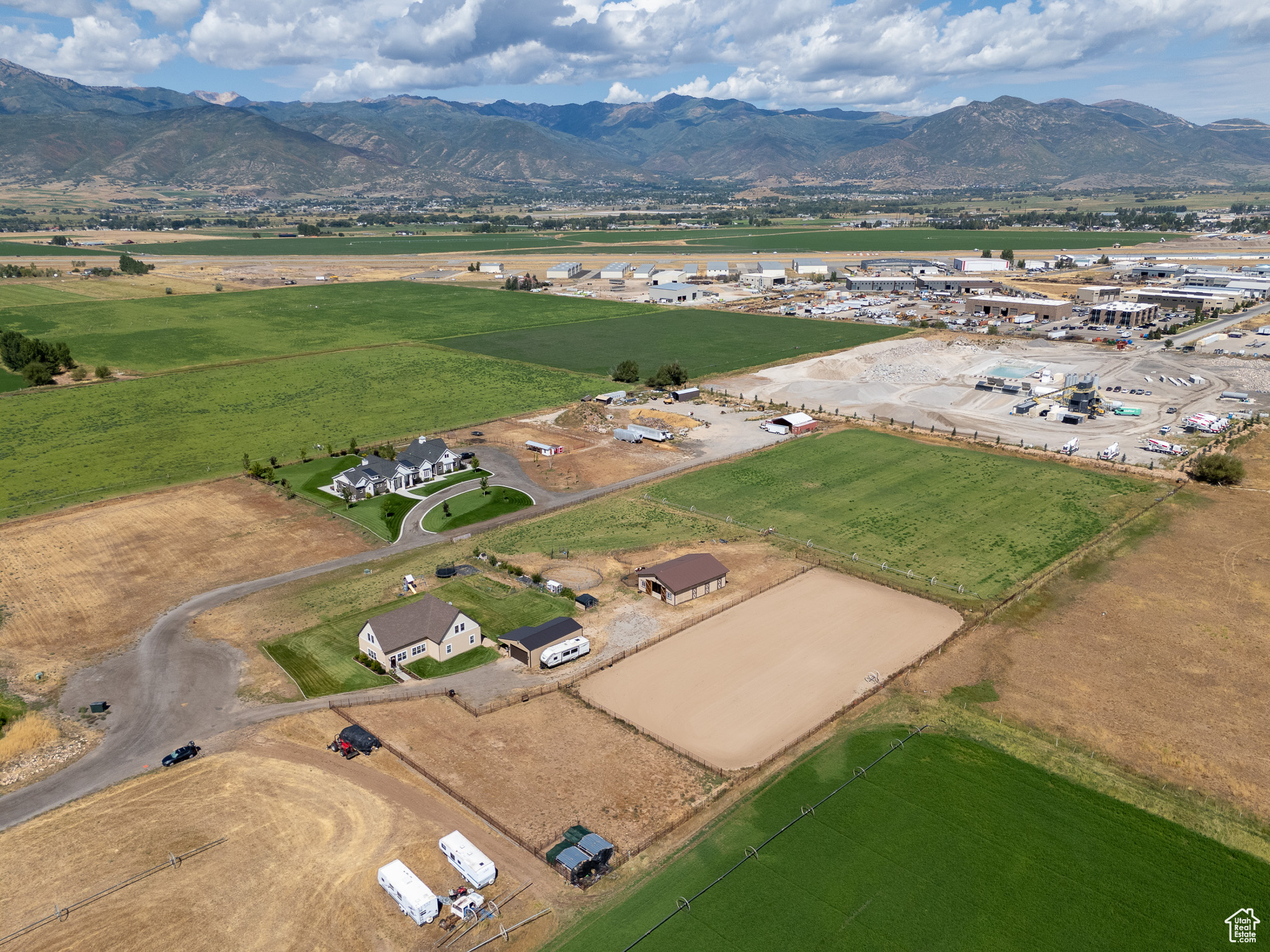 THREE FARM ESTATES - Residential