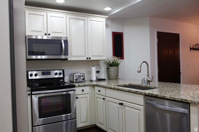 GIANT STEPS CONDOMINIUMS - Residential