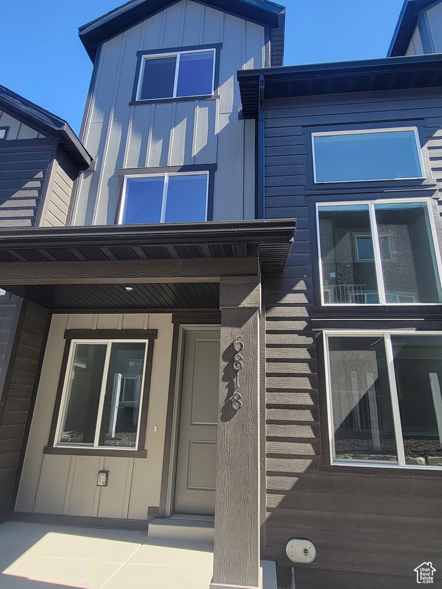 The amazing Washington. This 4 bedroom beauty will NOT disappoint. Enjoy everything this home has to offer...soaring ceilings, large windows, open railing, stainless steel appliances with gas range, walk in shower with a 2 sink vanity in primary bath, loft area and room to grow with an unfinished basement/potential 5th bedroom and full bathroom! Community amenitiesinclude future pool/lazy river and pickleball courts. Quick access to Mountain View Corridor, shopping, entertainment and dining! Ask about our special financing
