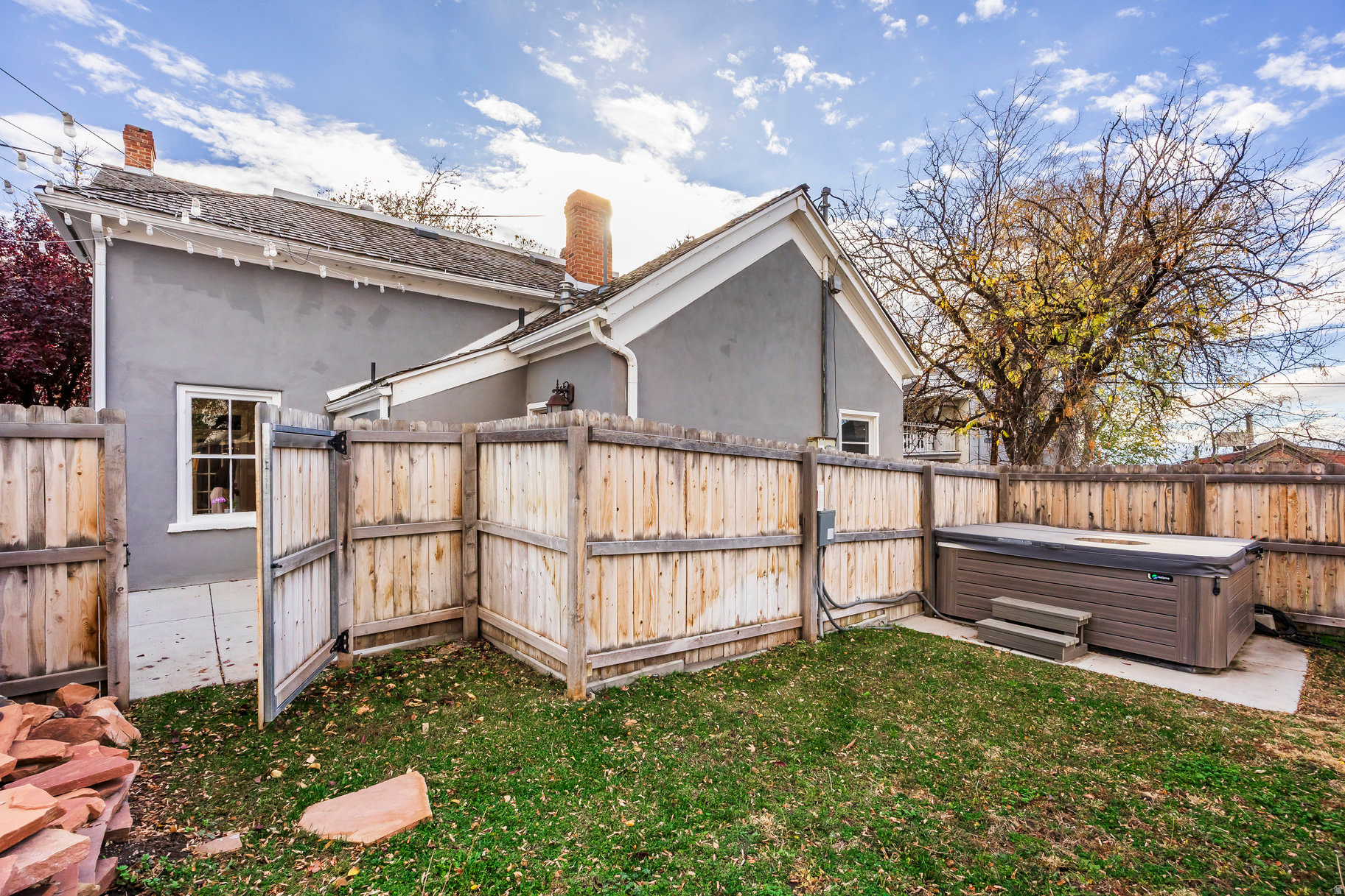 CAPITOL HILL - Residential