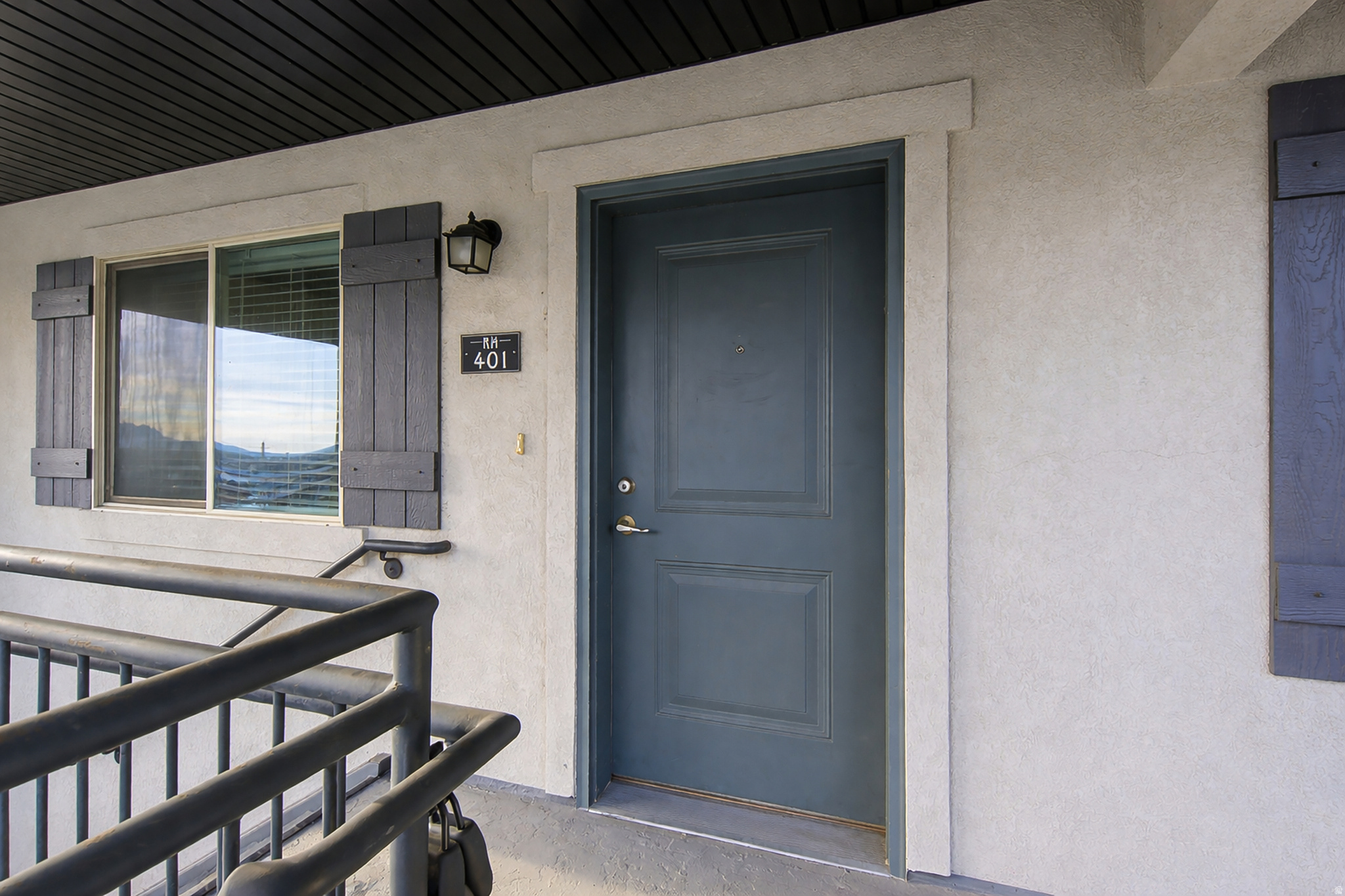 FLYING HORSE CONDOMI - Residential