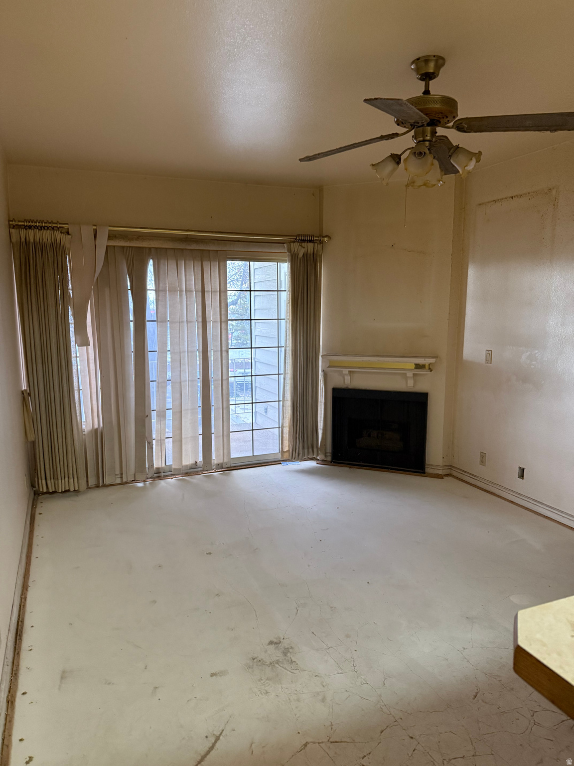 CARRIAGE CROSSING - Residential