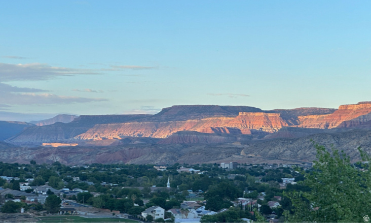 FALCON RIDGE - Residential