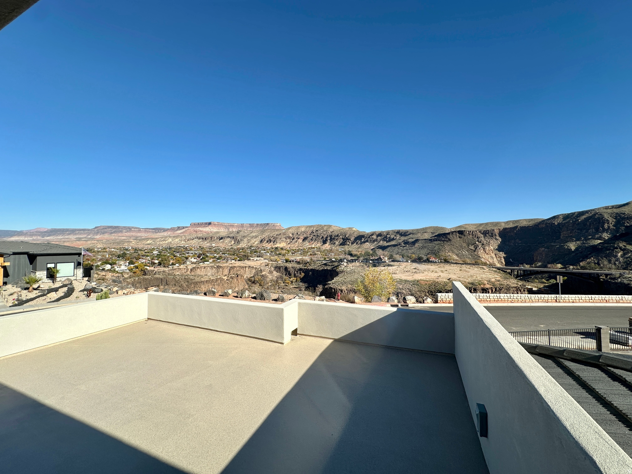 FALCON RIDGE - Residential