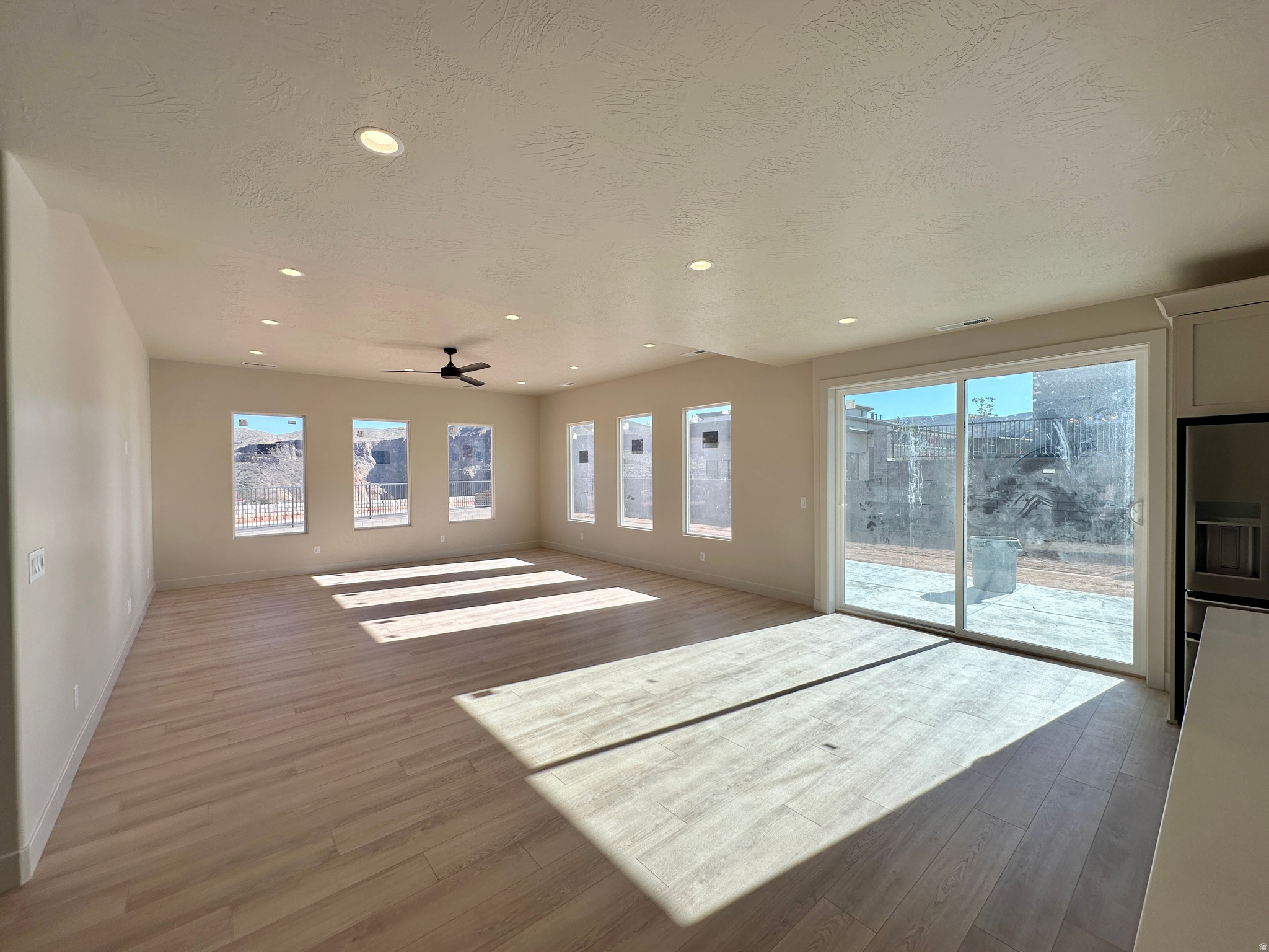 FALCON RIDGE - Residential