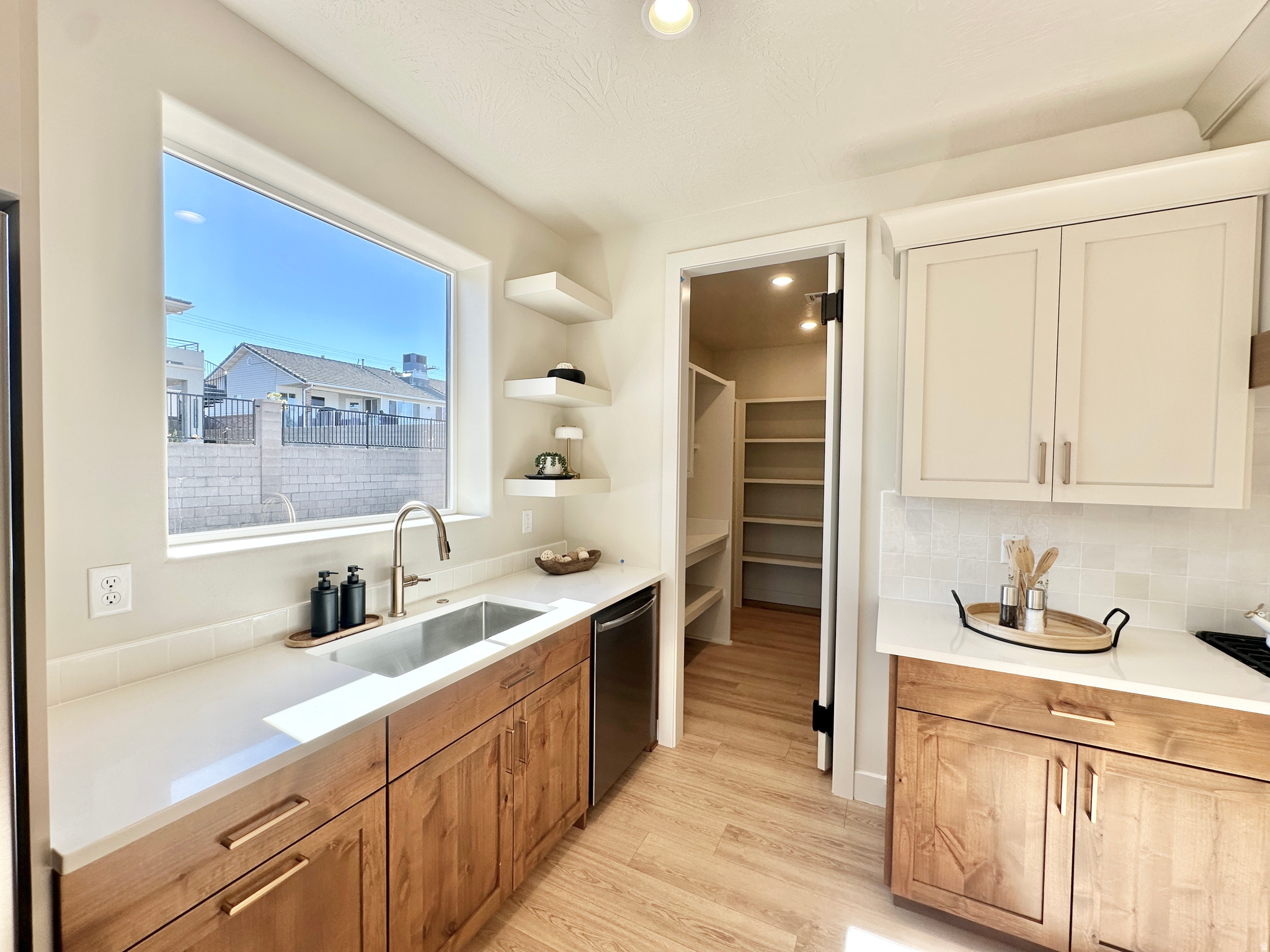 FALCON RIDGE - Residential