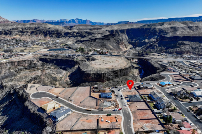 FALCON RIDGE - Residential