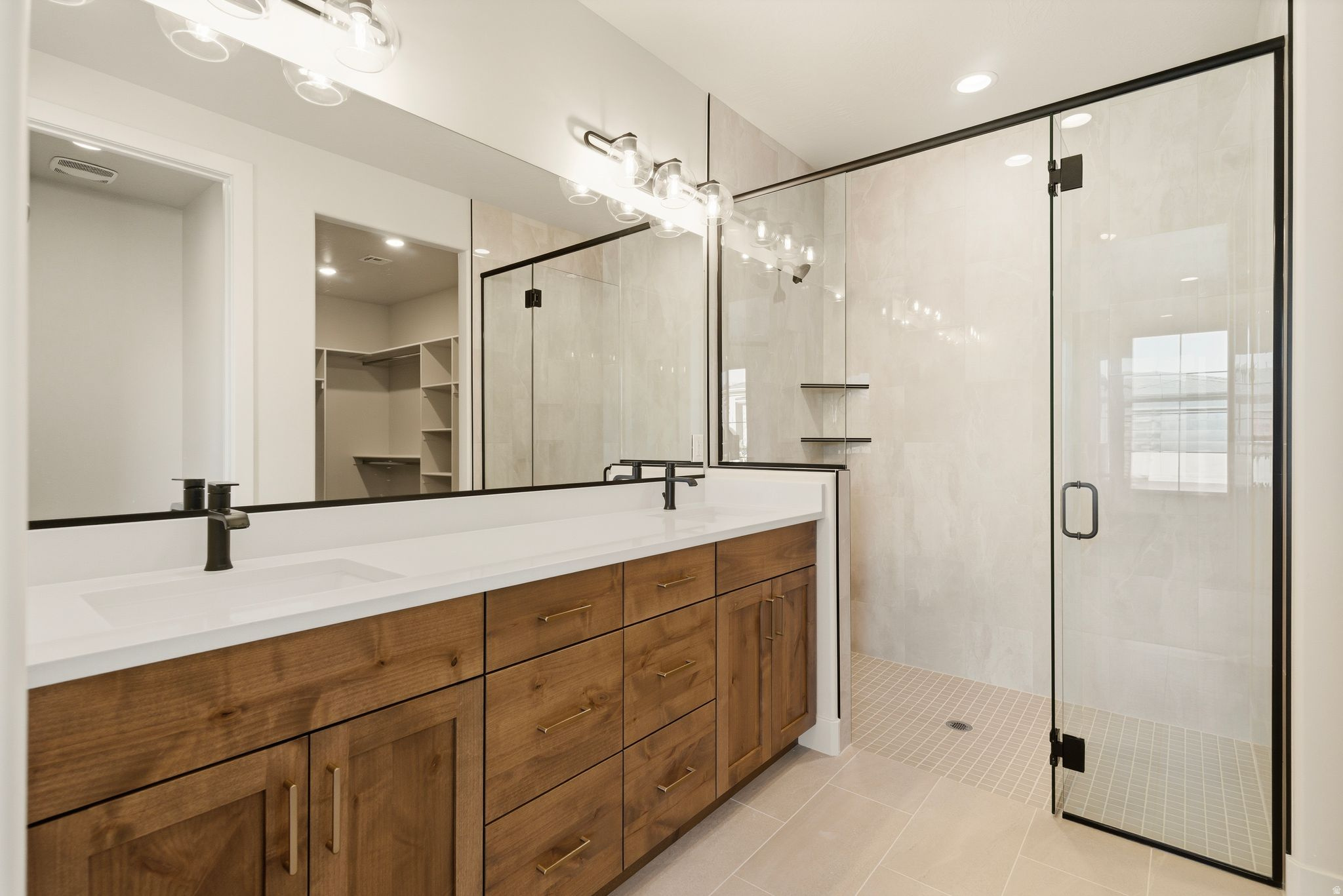 FALCON RIDGE - Residential