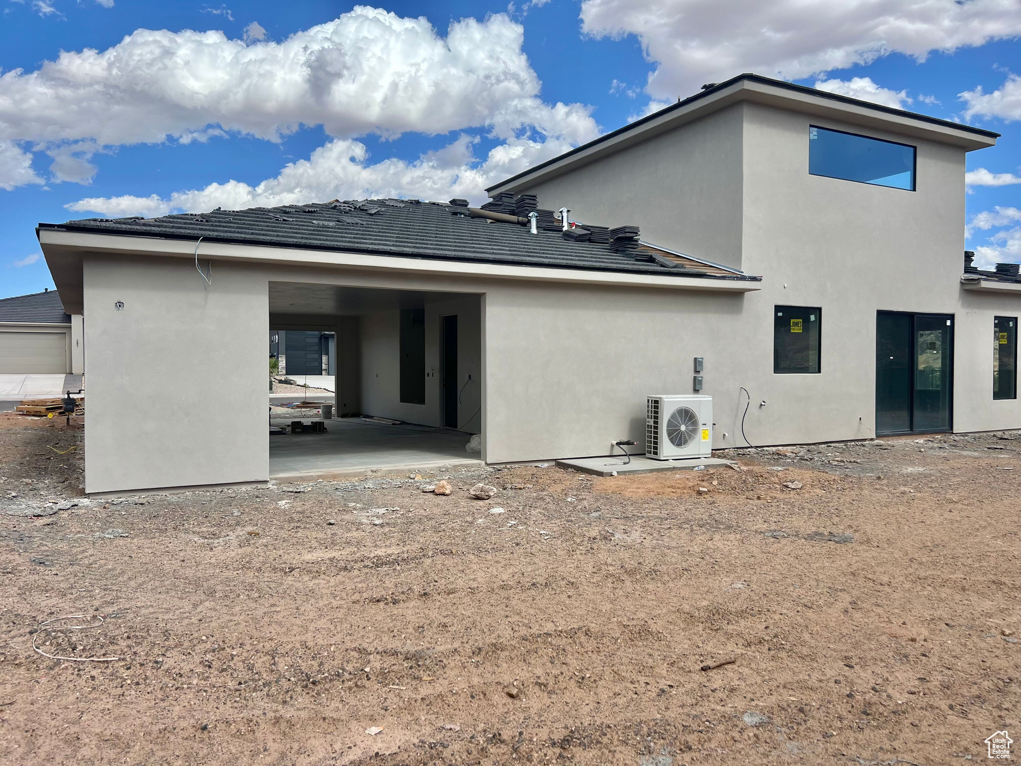 FALCON RIDGE - Residential