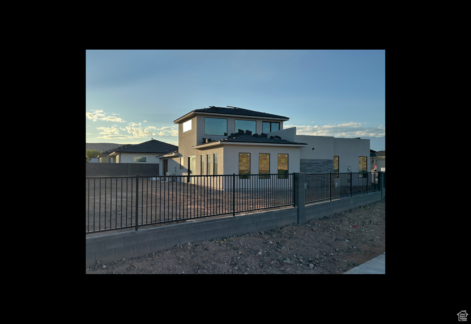 FALCON RIDGE - Residential