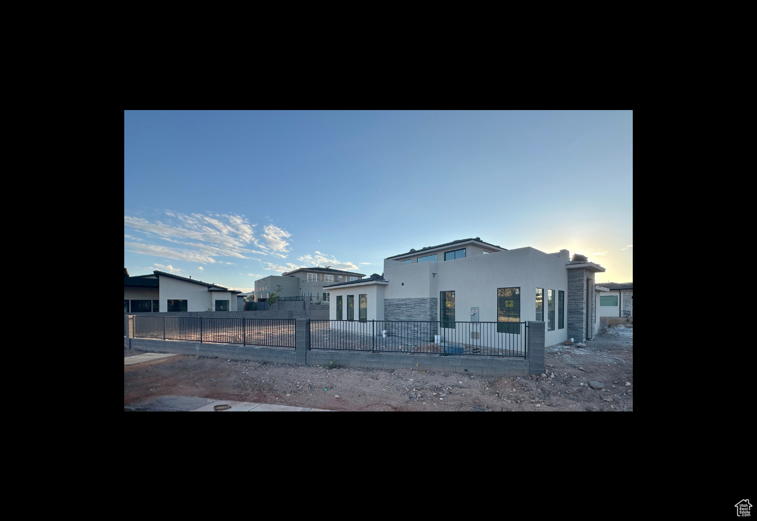 FALCON RIDGE - Residential