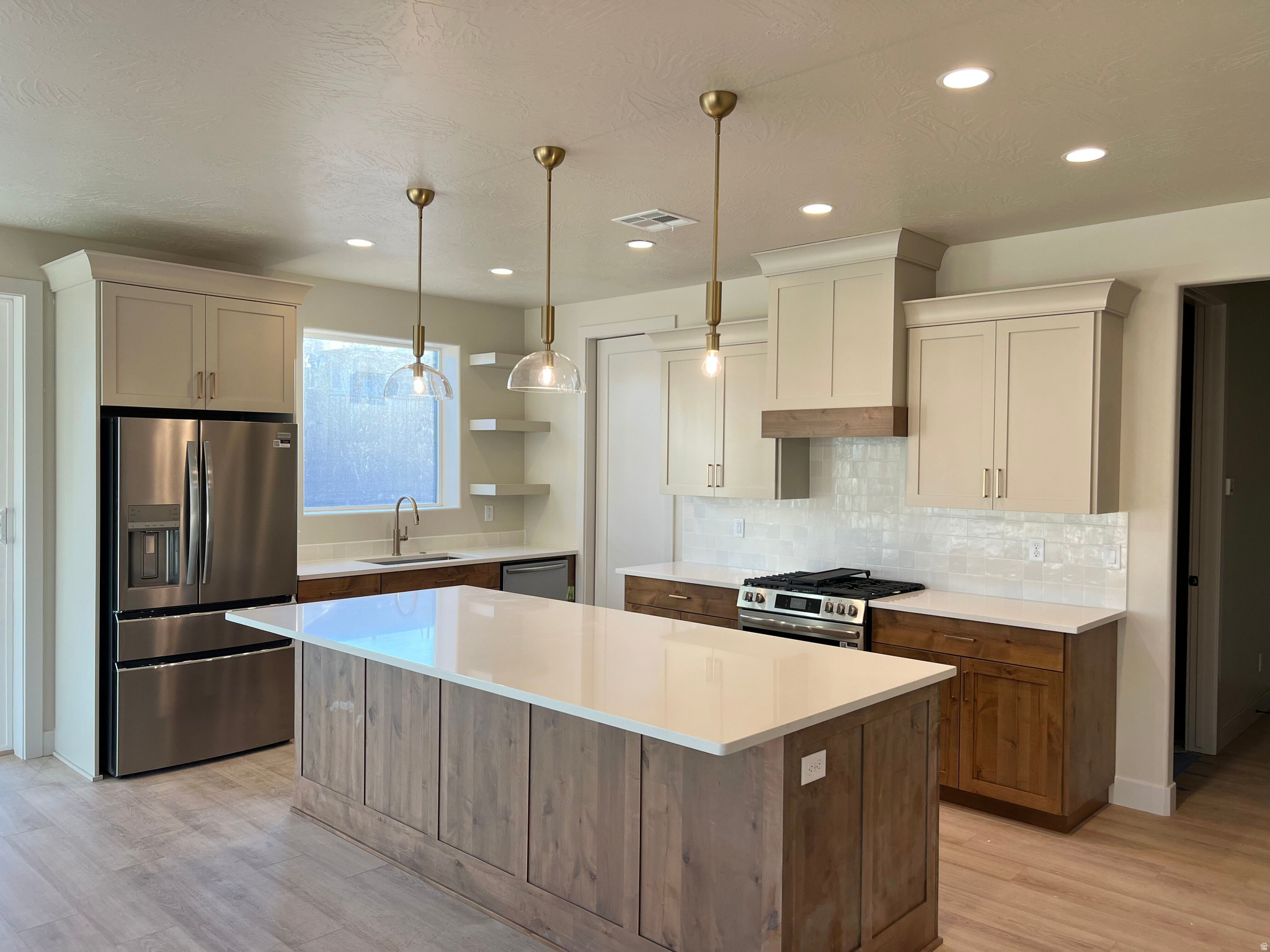 FALCON RIDGE - Residential