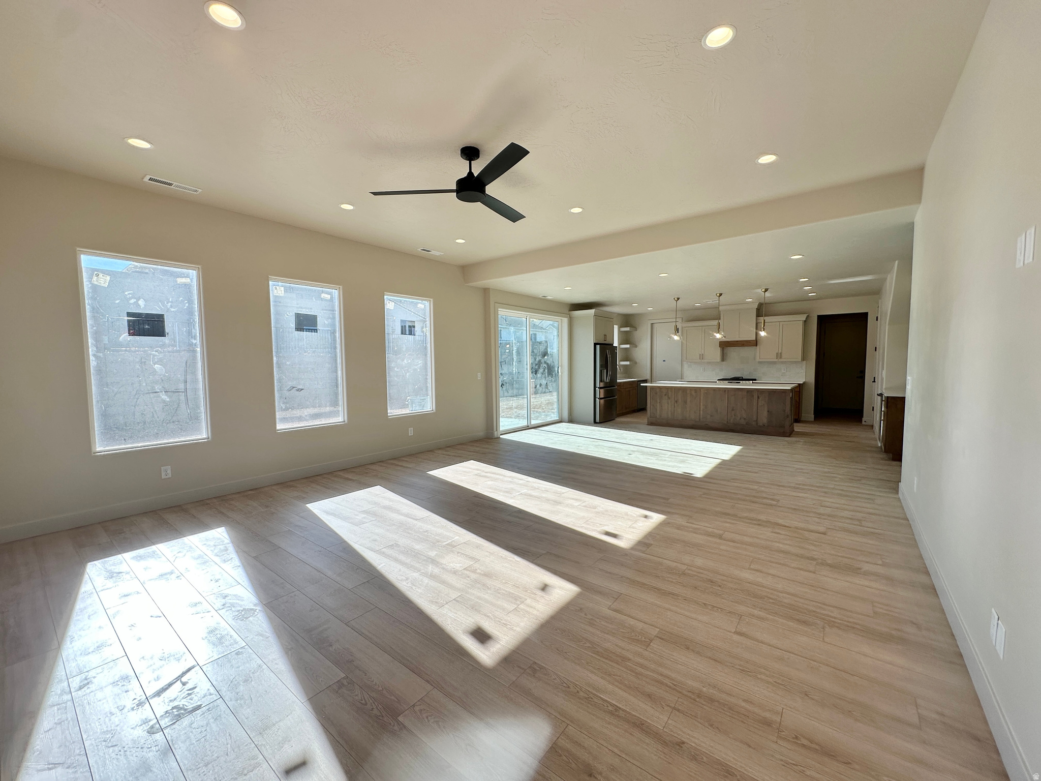 FALCON RIDGE - Residential