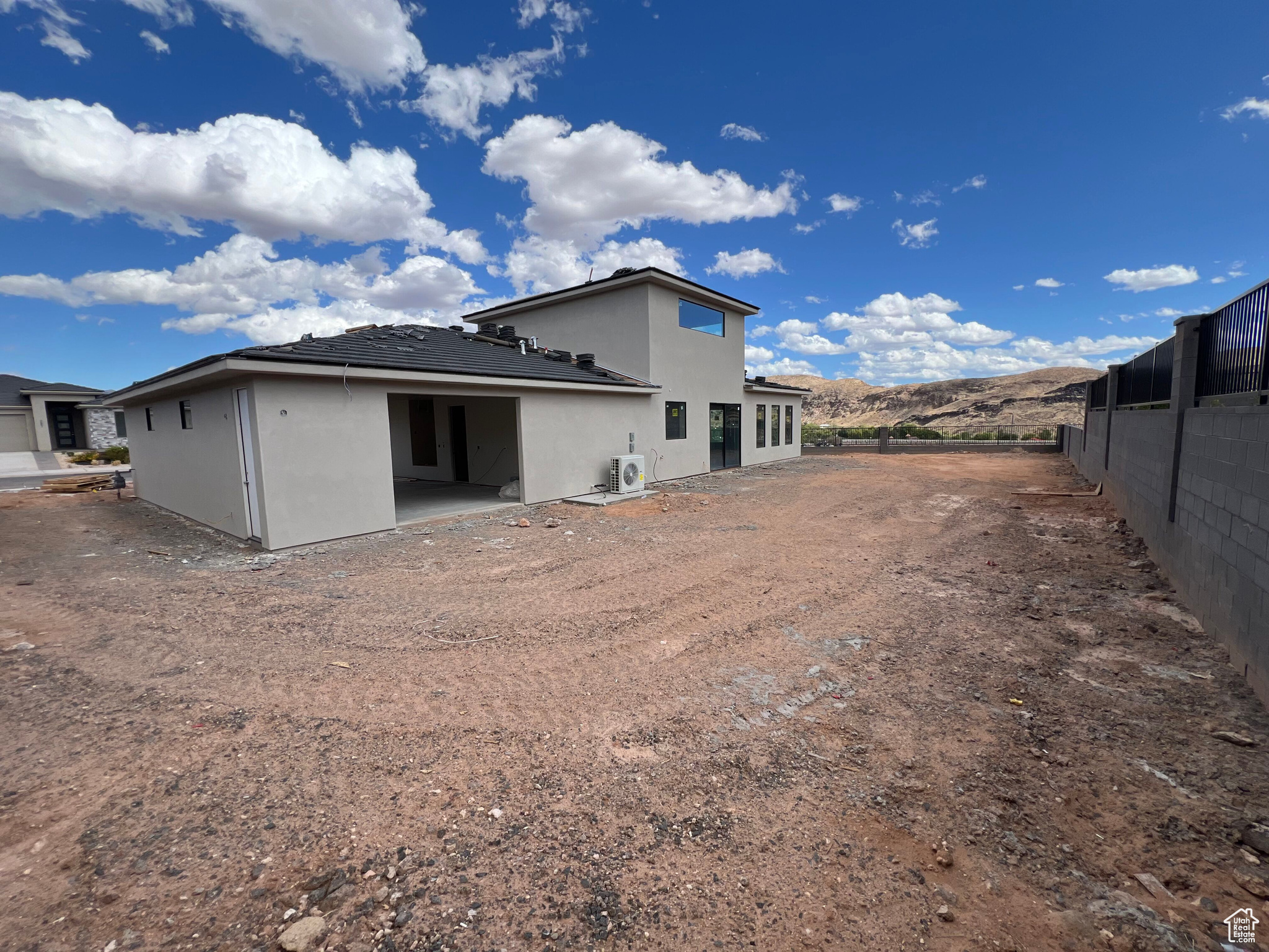 FALCON RIDGE - Residential