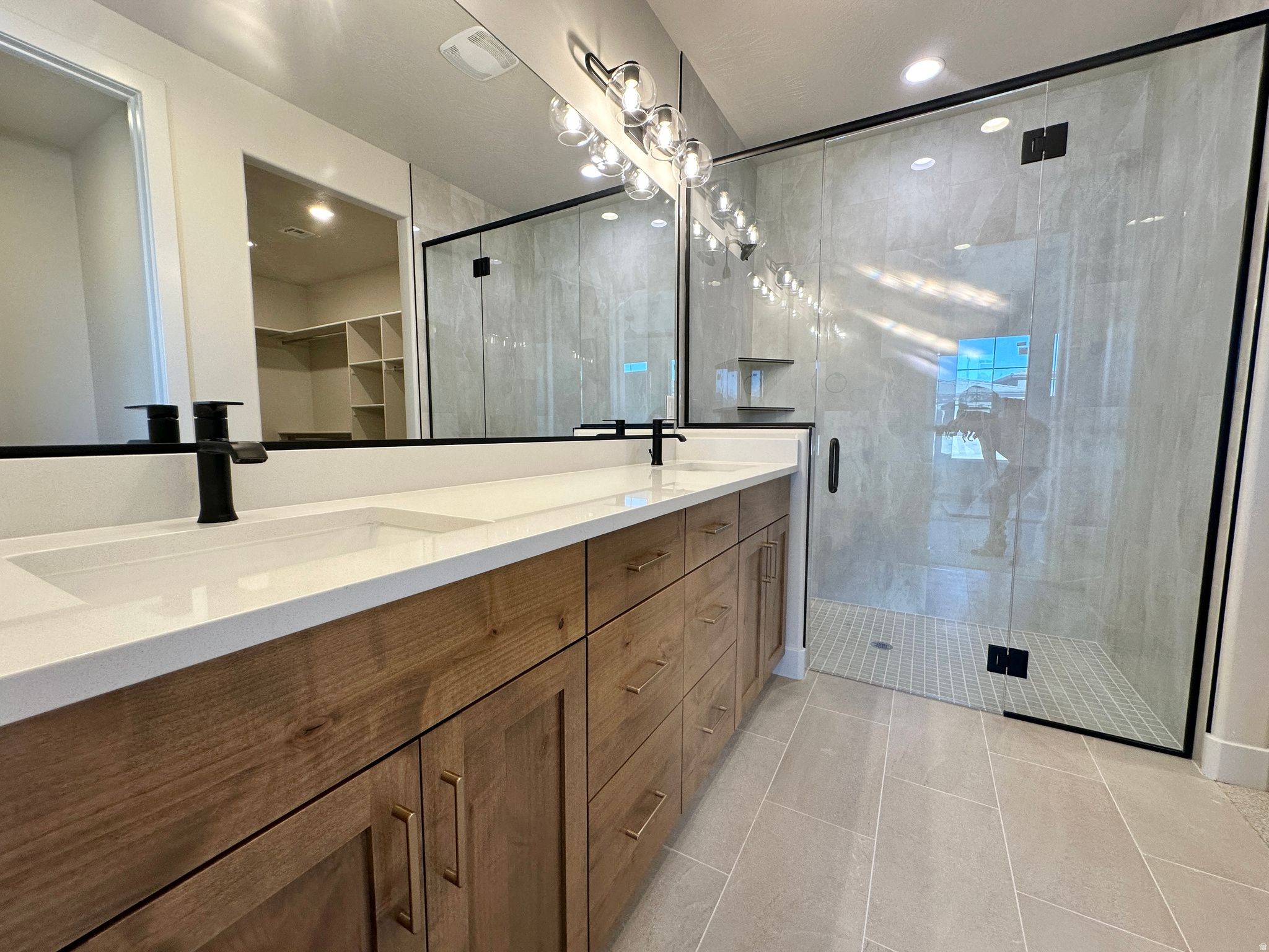 FALCON RIDGE - Residential