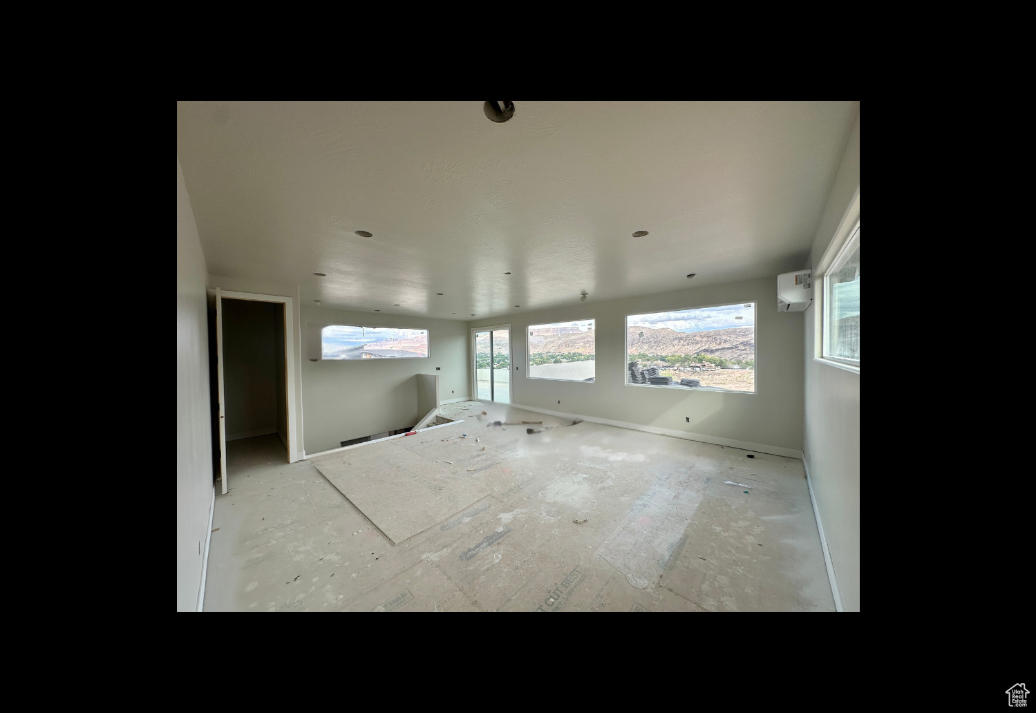 FALCON RIDGE - Residential