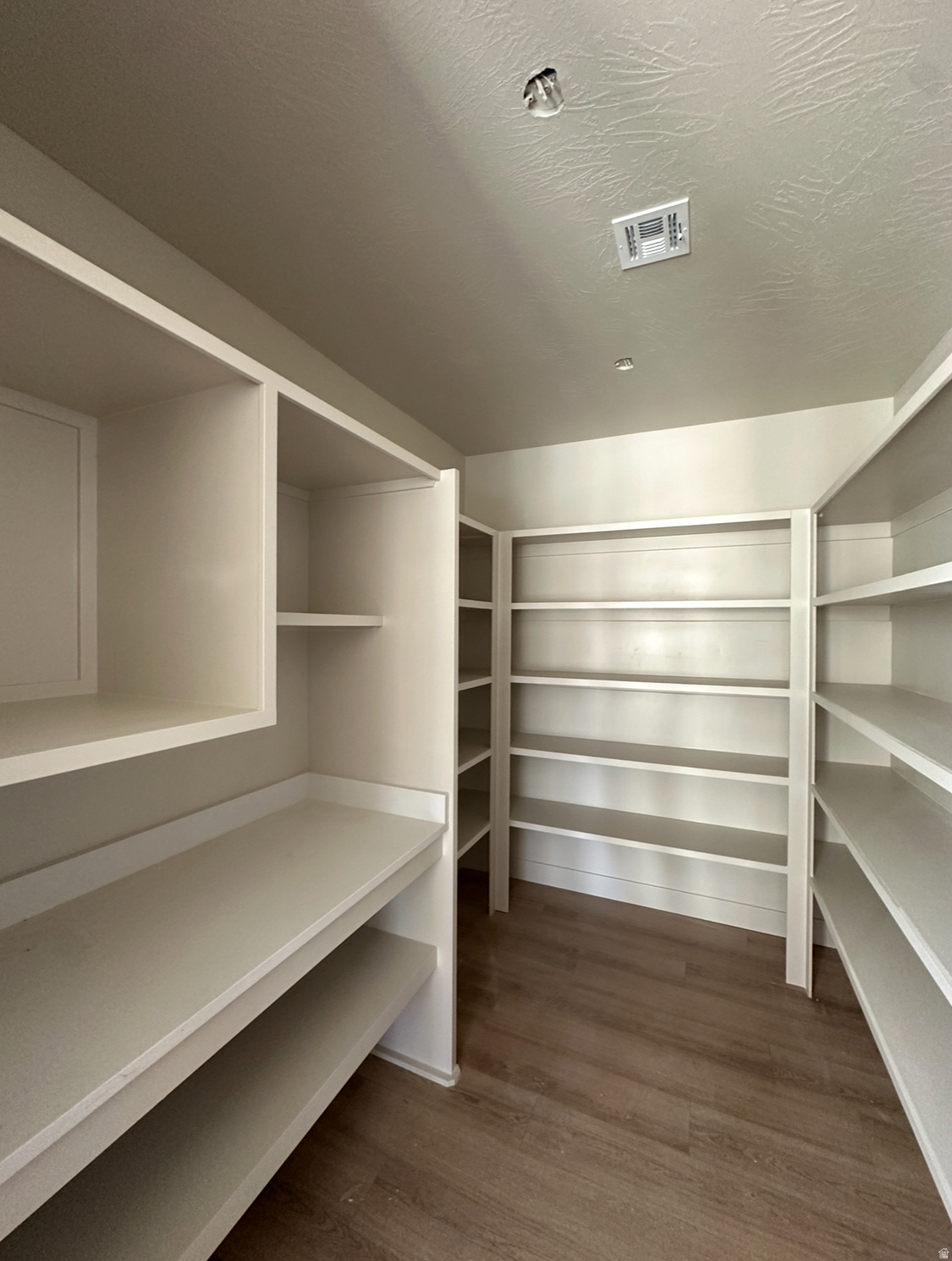 FALCON RIDGE - Residential