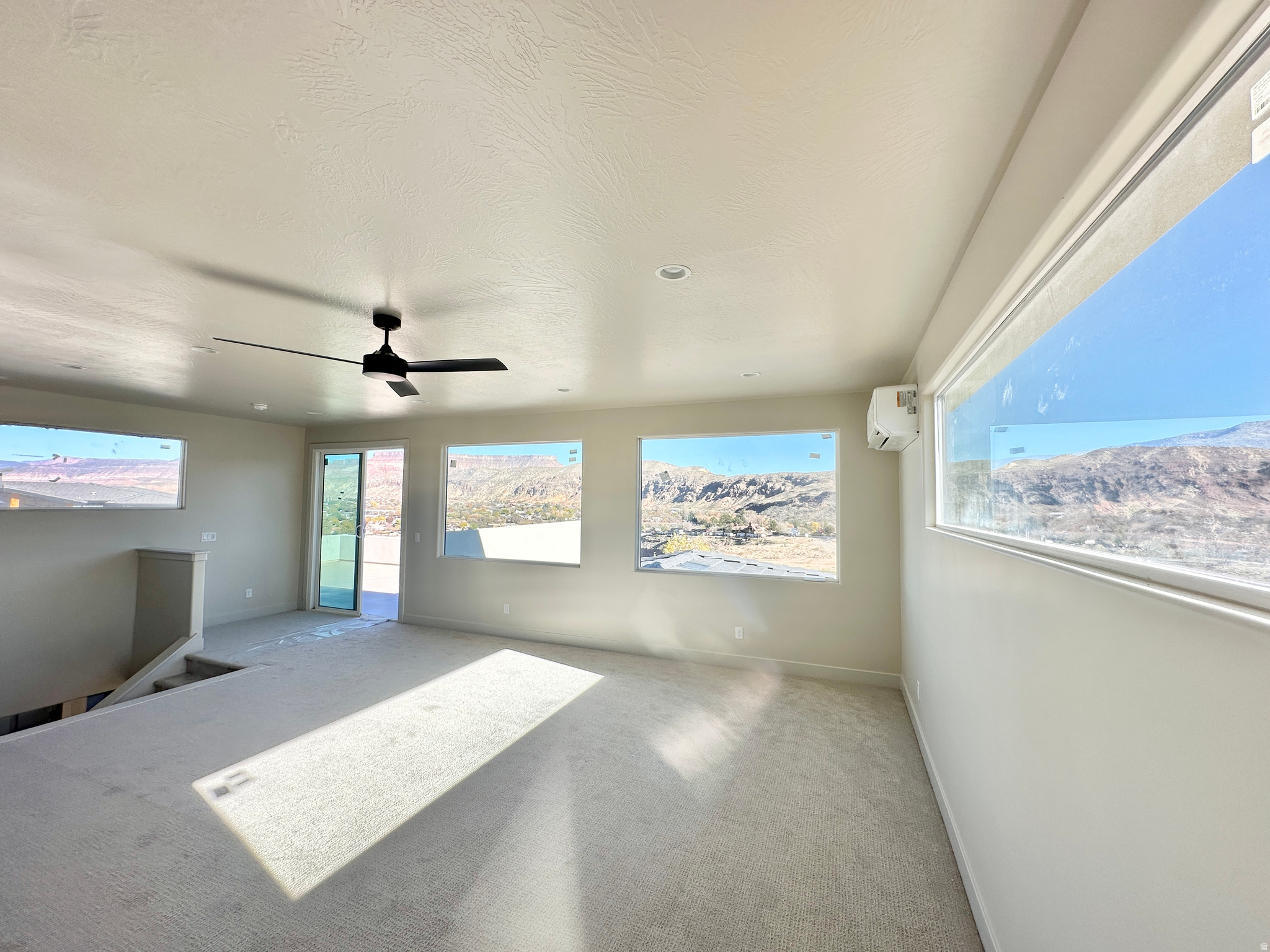 FALCON RIDGE - Residential