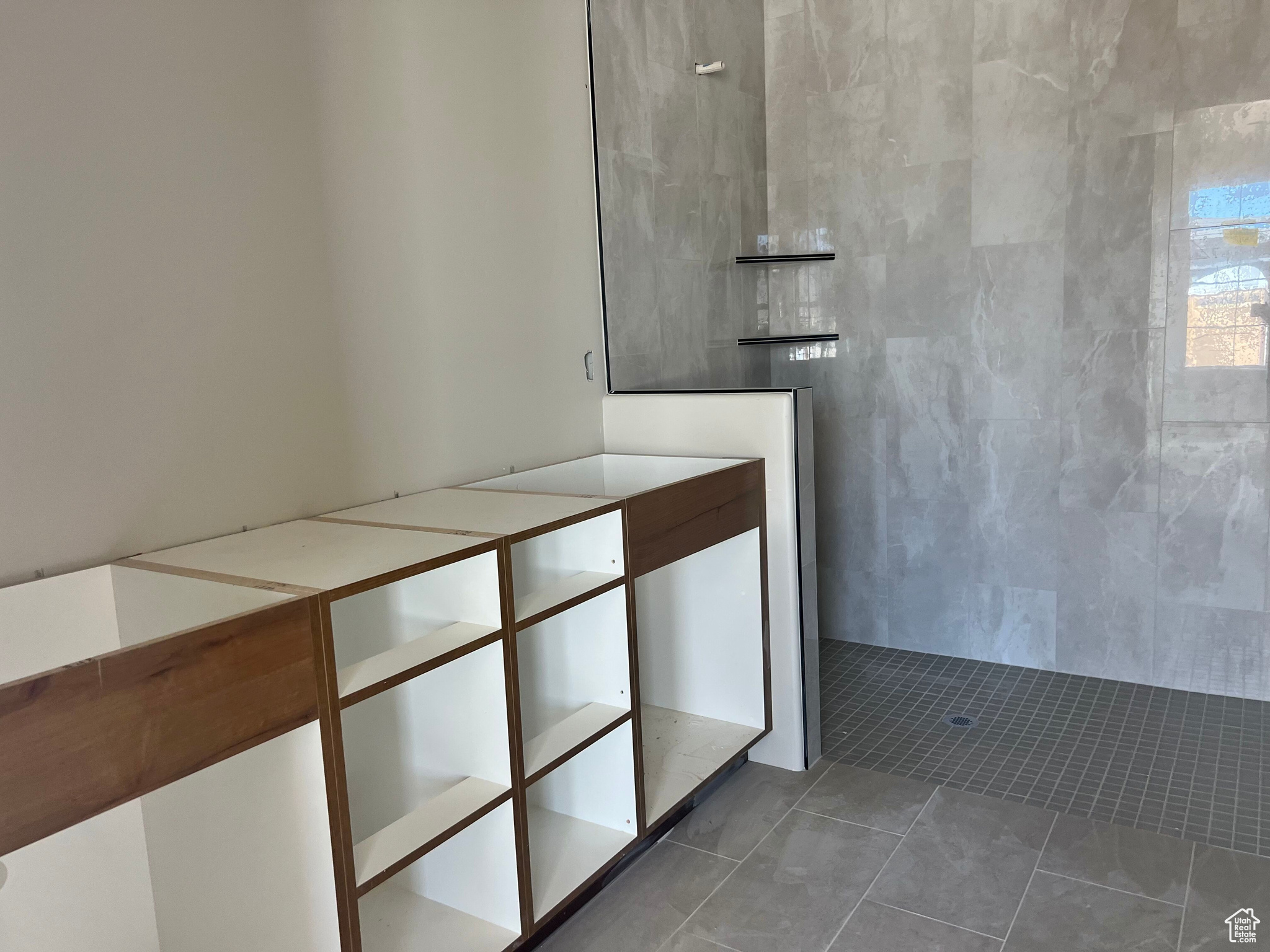 FALCON RIDGE - Residential