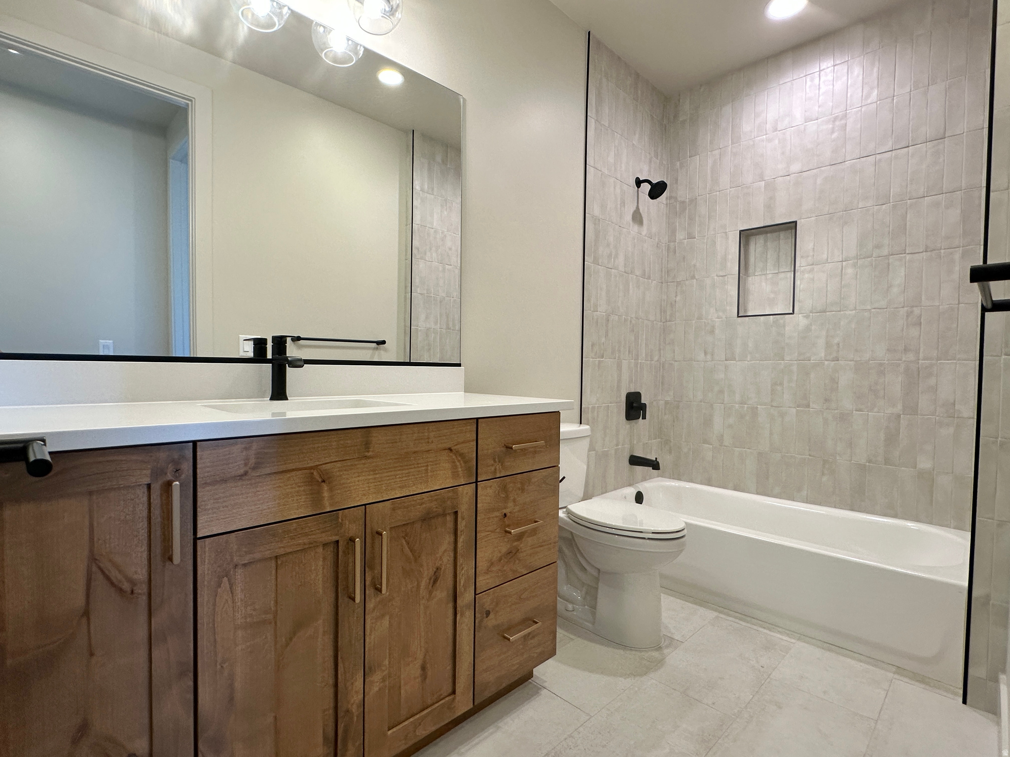 FALCON RIDGE - Residential