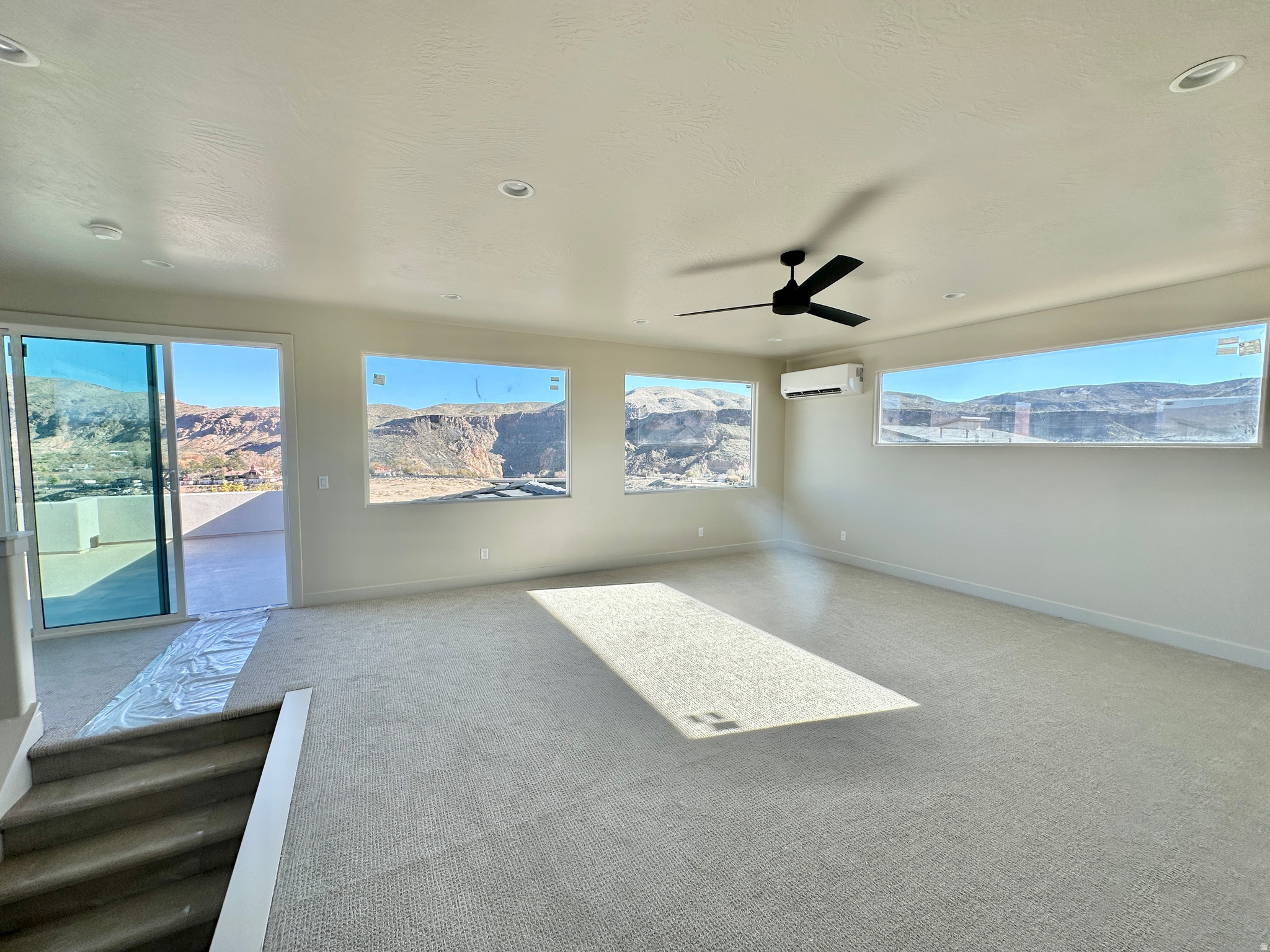 FALCON RIDGE - Residential