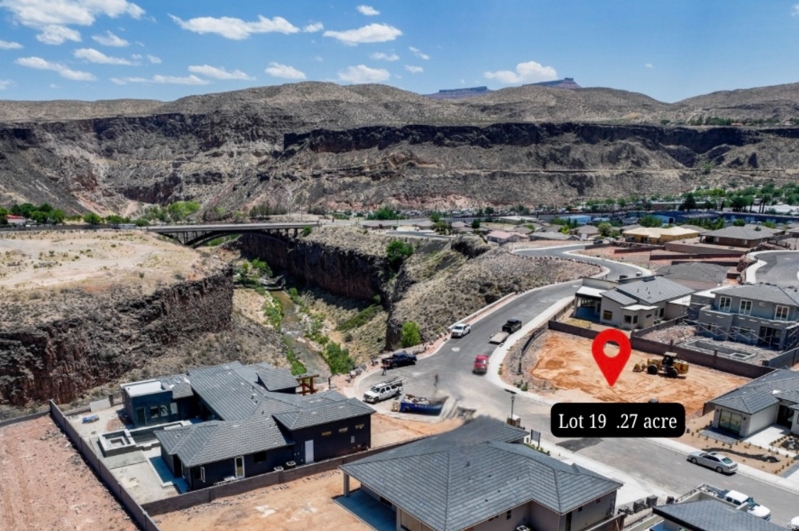 FALCON RIDGE - Residential