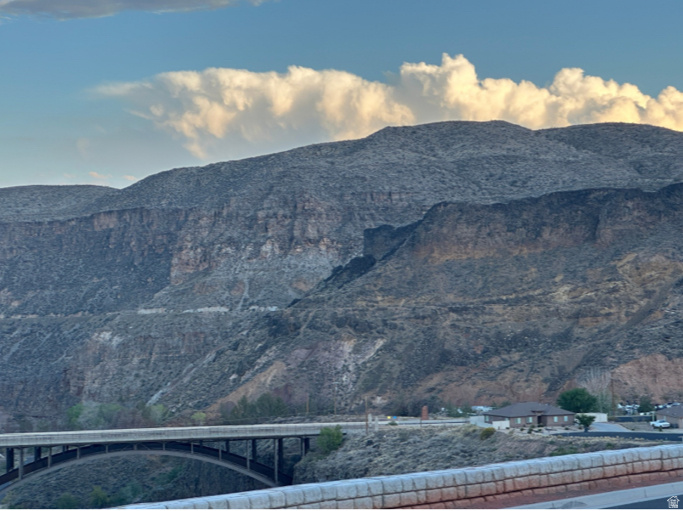 FALCON RIDGE - Residential