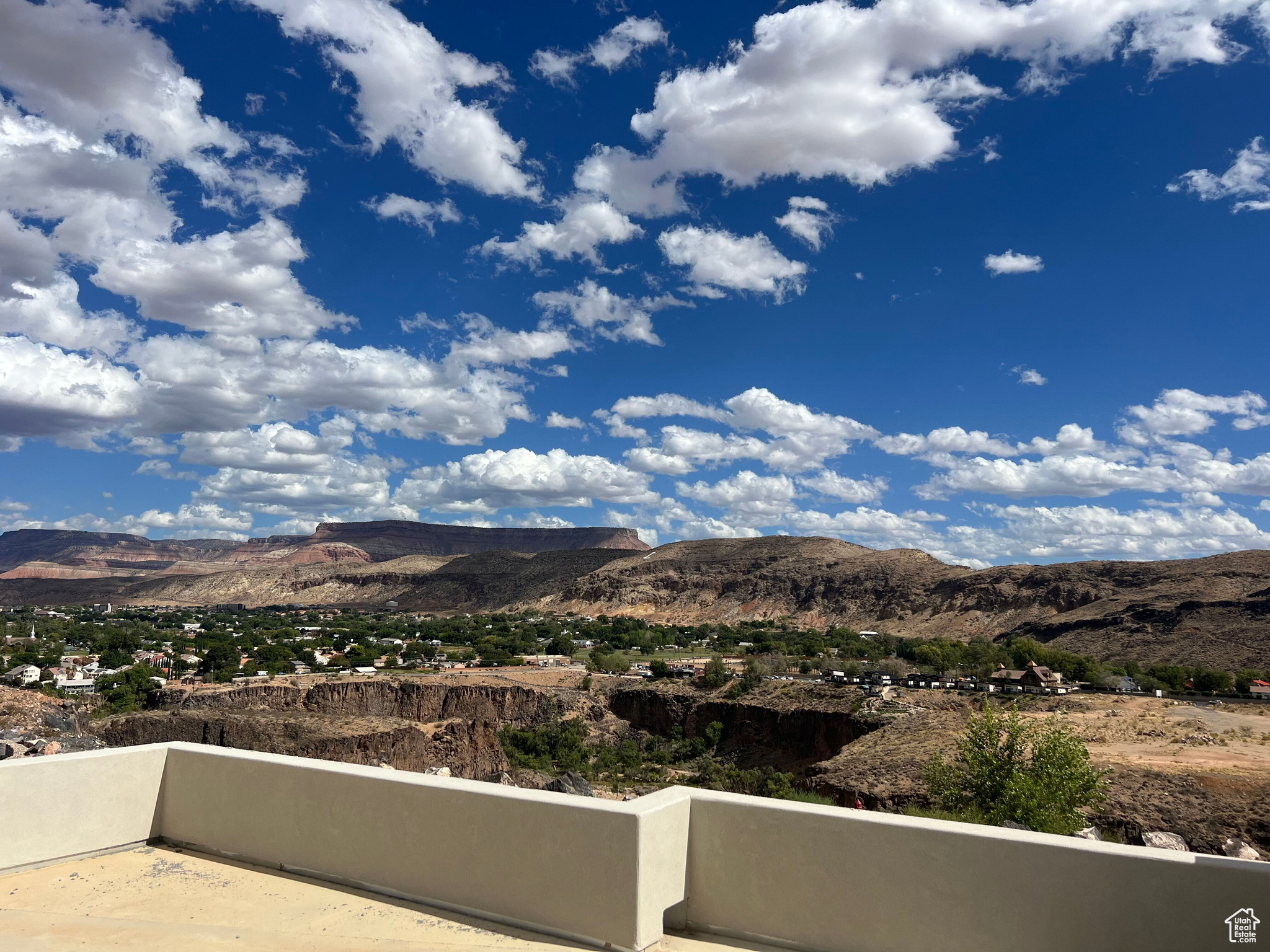 FALCON RIDGE - Residential