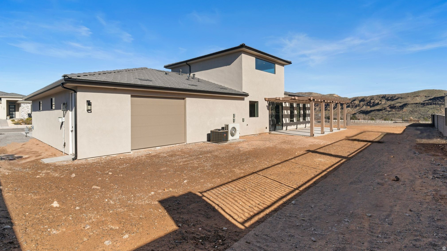 FALCON RIDGE - Residential