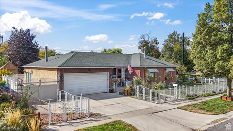 Photo of 763 N LAFAYETTE DR, Salt Lake City, UT 84116 (MLS # 2118100) Photo of 763 N LAFAYETTE DR, Salt Lake City, UT 84116 (MLS # 2118100)