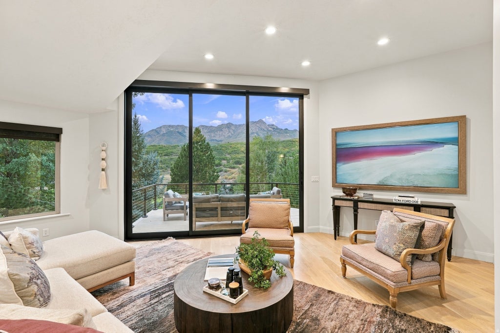 Photo of 5258 W FRONTIER DR N, Morgan, UT 84050 (MLS # 2187061)