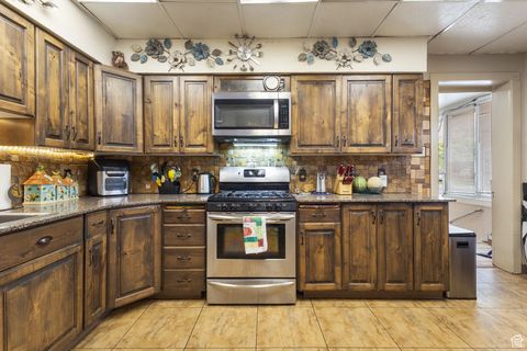Tiny photo for 393 E CENTER St, Springville, UT 84663 (MLS # 2111595)