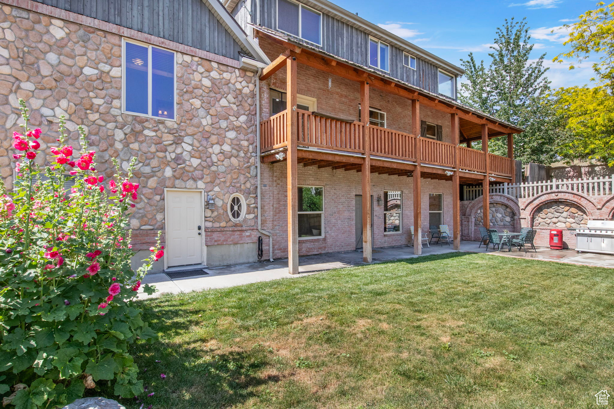 SHERWOOD HILLS - Residential