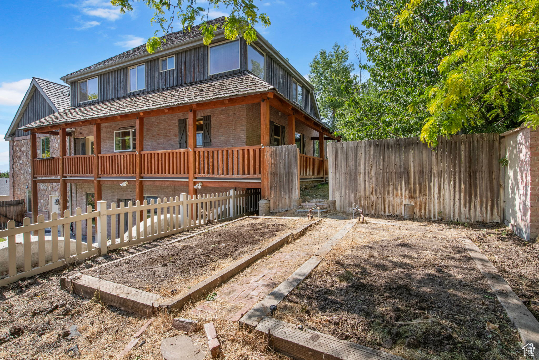 SHERWOOD HILLS - Residential