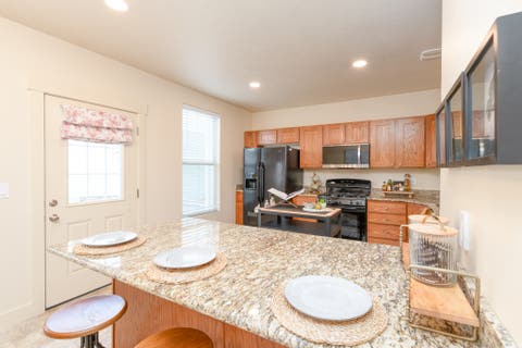 Tiny photo for 10693 S TOPVIEW RD, South Jordan, UT 84009 (MLS # 2173177)