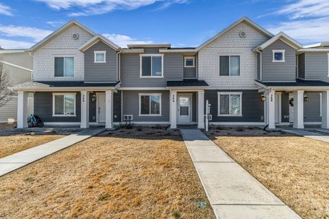 Photo of 266 N PORTSIDE LN, Saratoga Springs, UT 84045 (MLS # 2142271)