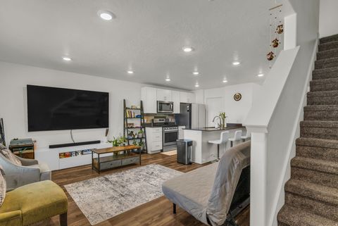 Tiny photo for 266 N PORTSIDE LN, Saratoga Springs, UT 84045 (MLS # 2142271)