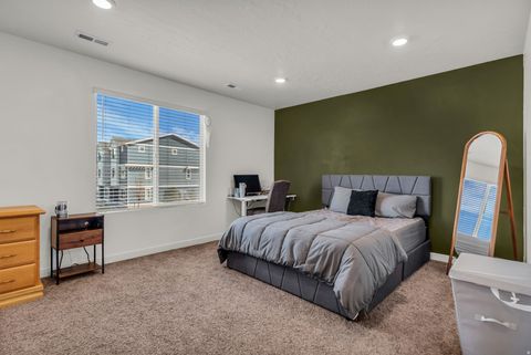 Tiny photo for 266 N PORTSIDE LN, Saratoga Springs, UT 84045 (MLS # 2142271)