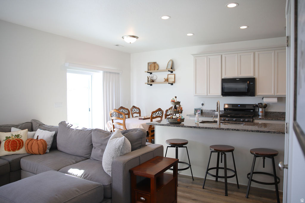 THE COURTYARD AT GREEN FARM - Residential