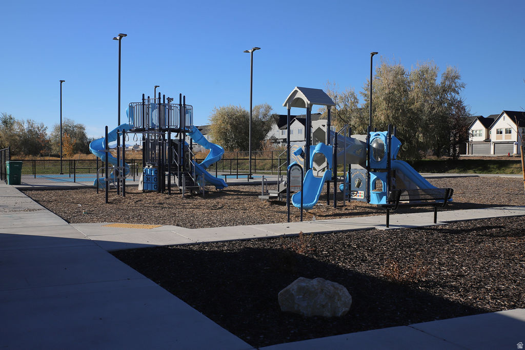 THE COURTYARD AT GREEN FARM - Residential