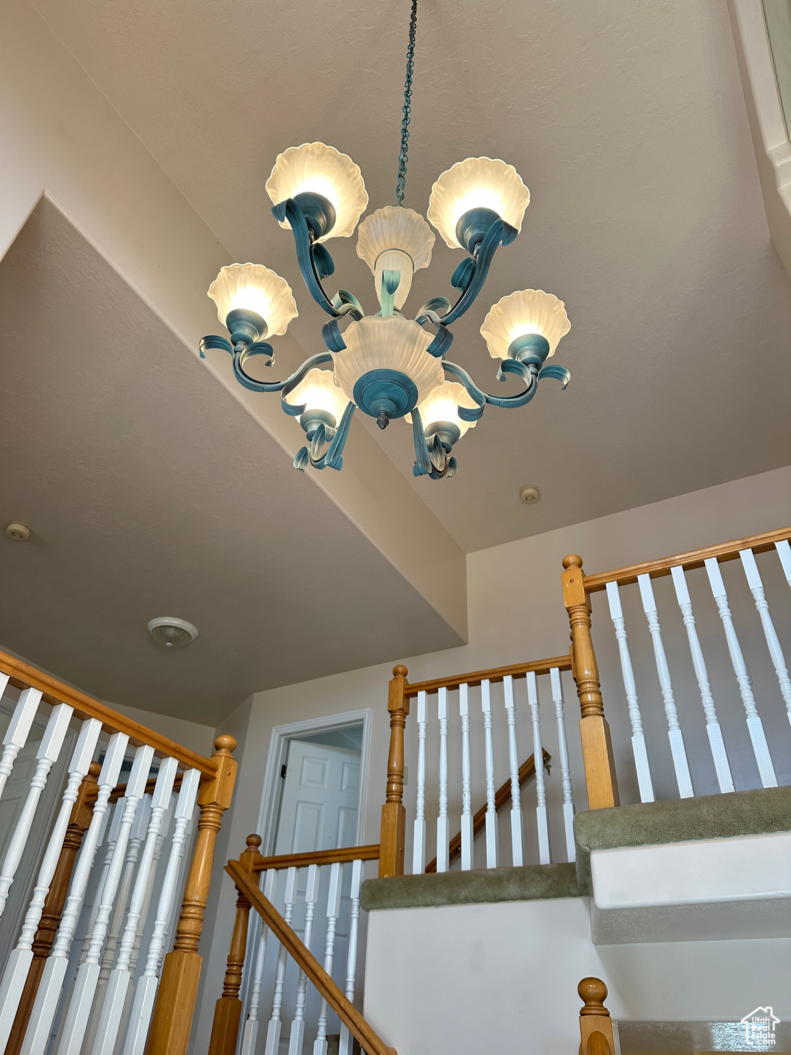 ROYAL VIEW - Residential