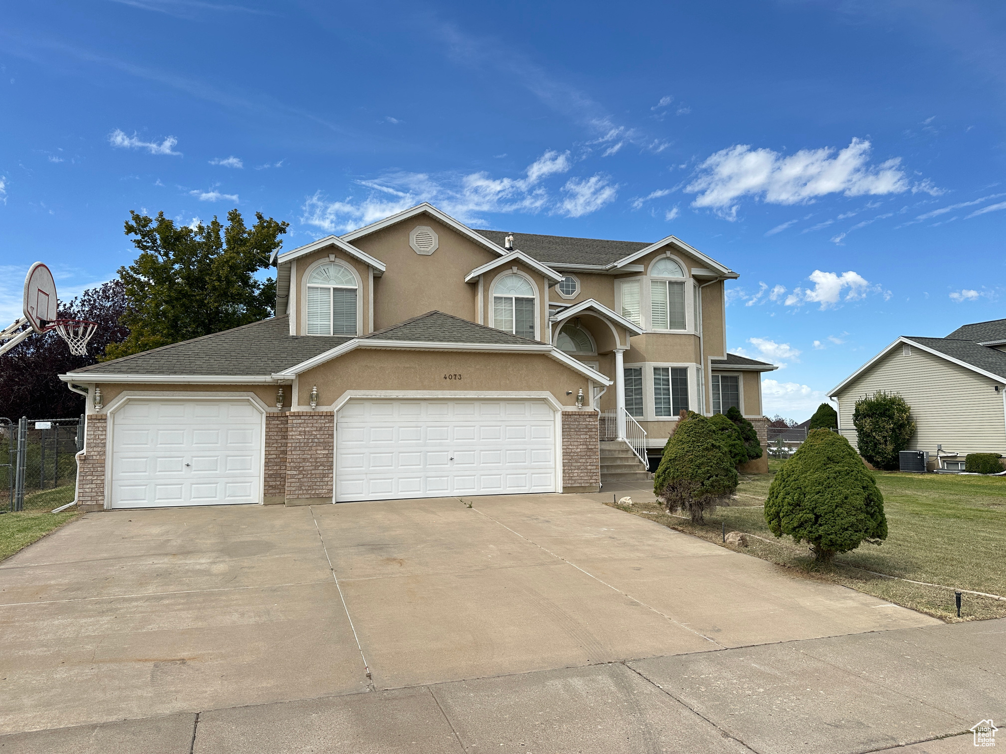 ROYAL VIEW - Residential