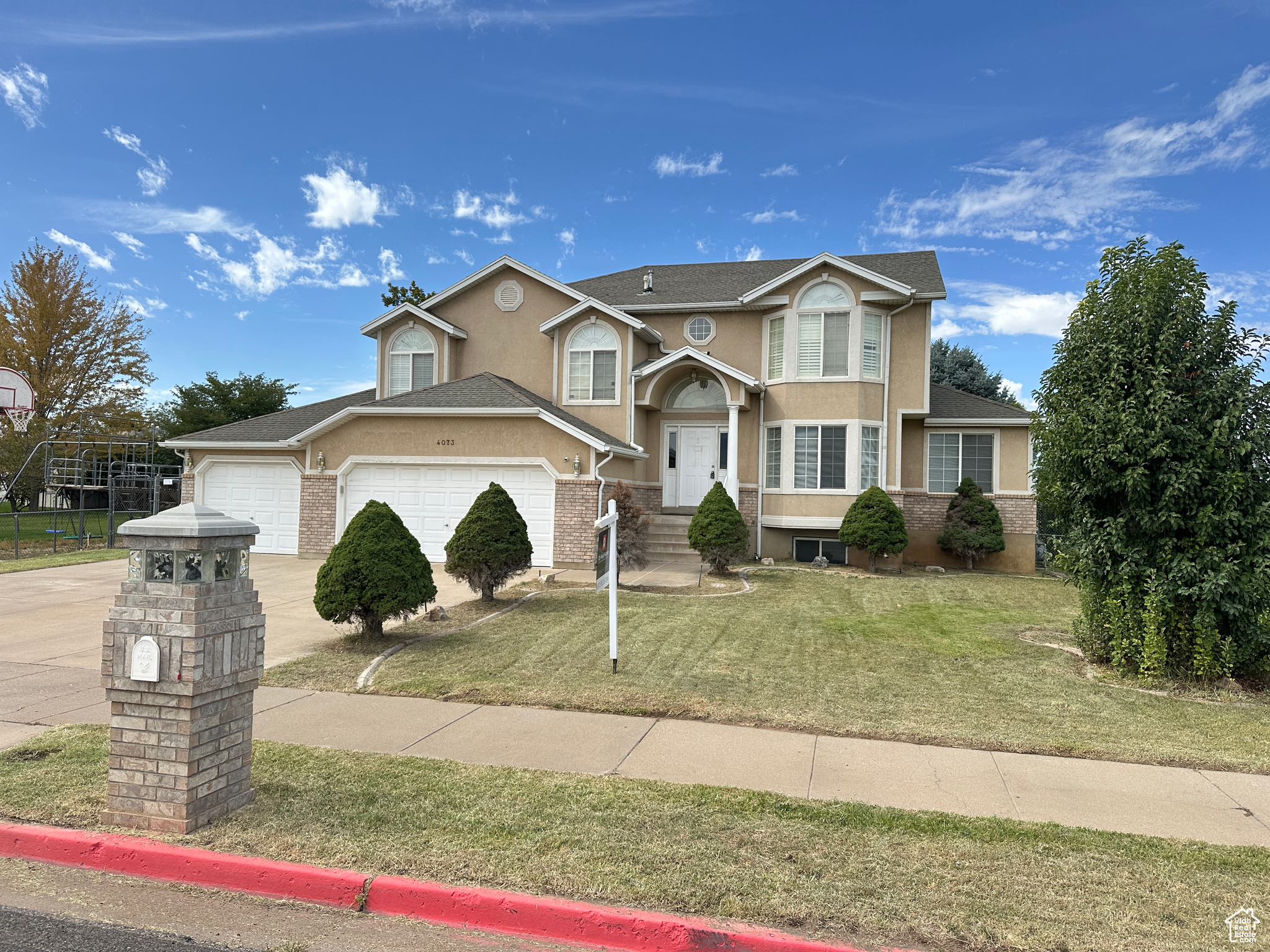 ROYAL VIEW - Residential