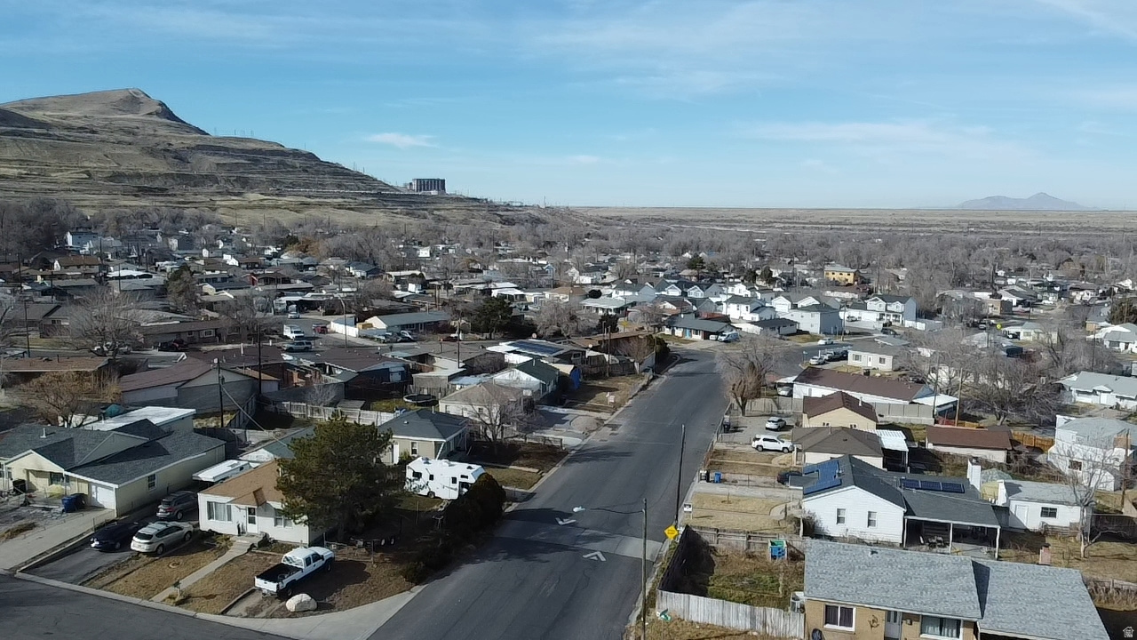 OQUIRRH HILLS #4 - Residential