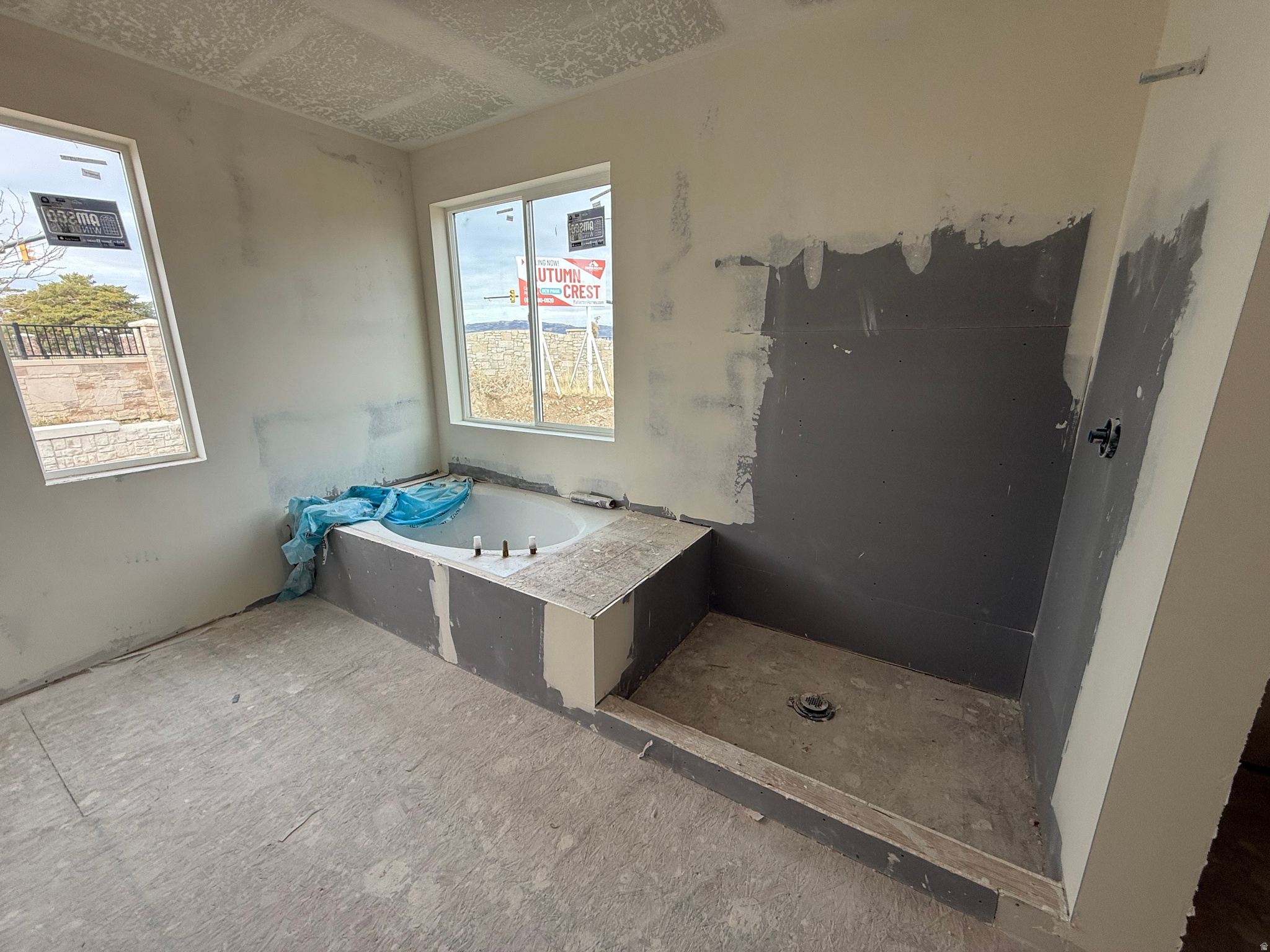 AUTUMN CREST - Residential