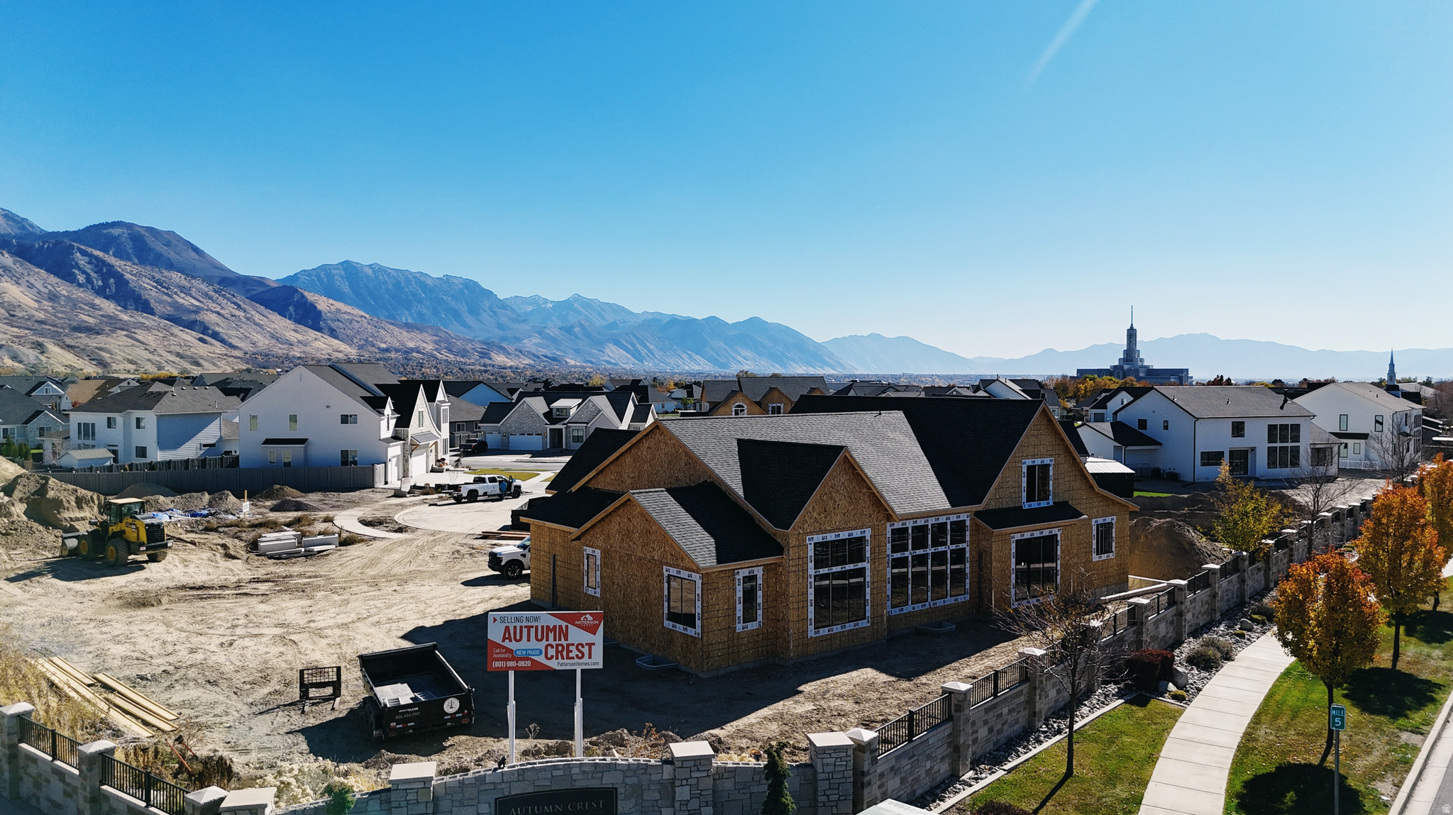 AUTUMN CREST - Residential