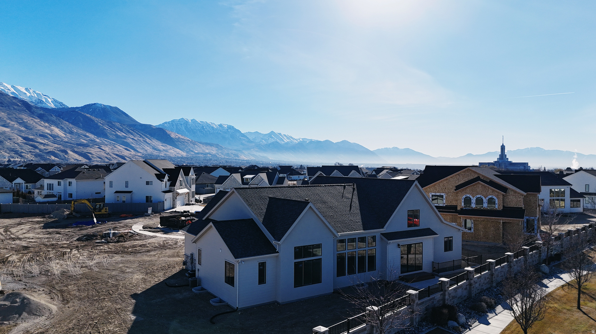 AUTUMN CREST - Residential