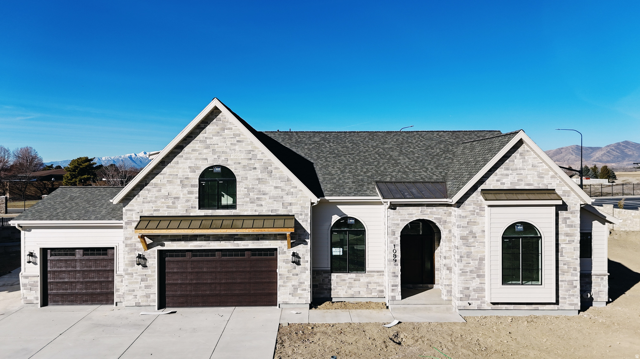 AUTUMN CREST - Residential